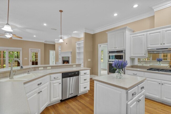 Foto del edificio - 8881 Winged Foot Dr