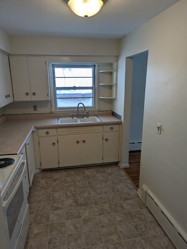 1201 15th Ave S Unit B2, Grand Forks, ND 58201 Apartments in Grand