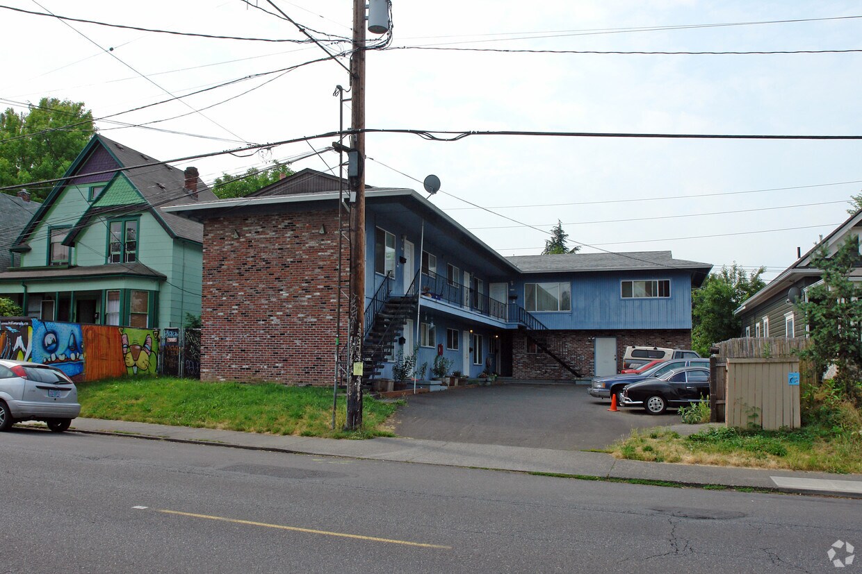 Primary Photo - 3120-3130 SE Belmont St
