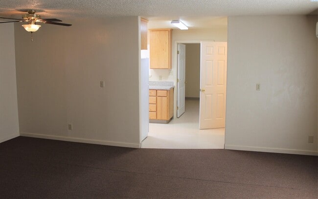 Building Photo - 2 Bed/1 Bath House in North Pasco
