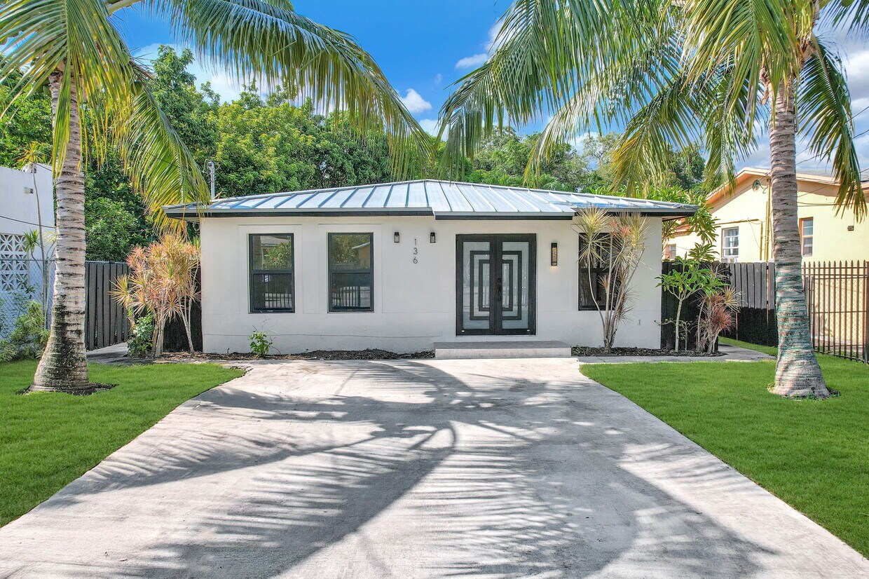 Foto principal - 136 NW 53rd St