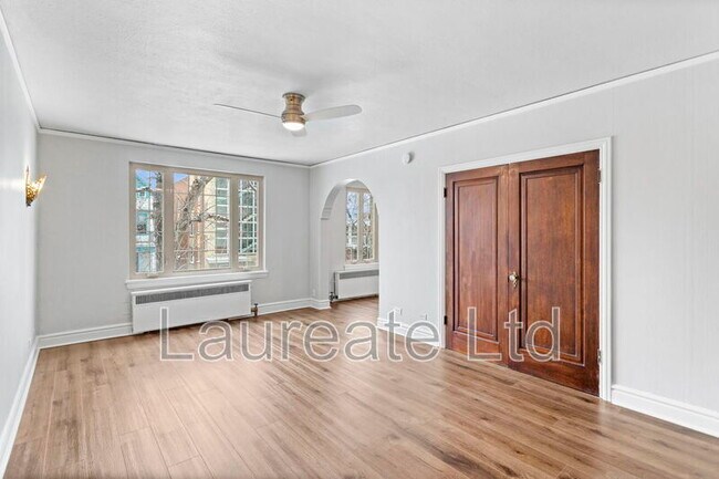 Foto del edificio - 1050 N Pearl St
