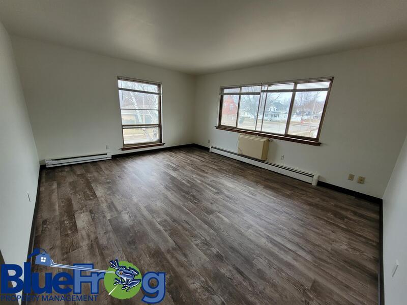 Building Photo - 210 N Summit St