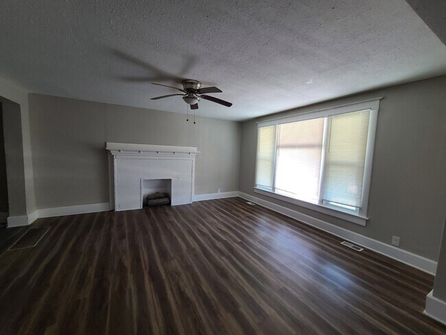 Foto del edificio - 3155 N Capitol Ave