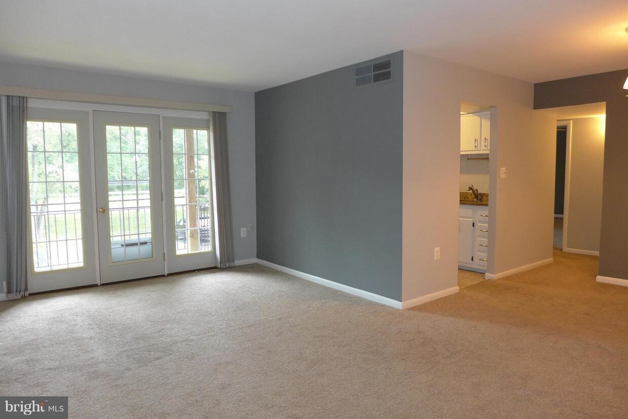 9457 Fairfax Blvd Unit 201, Fairfax, VA 22031 Condo for Rent in