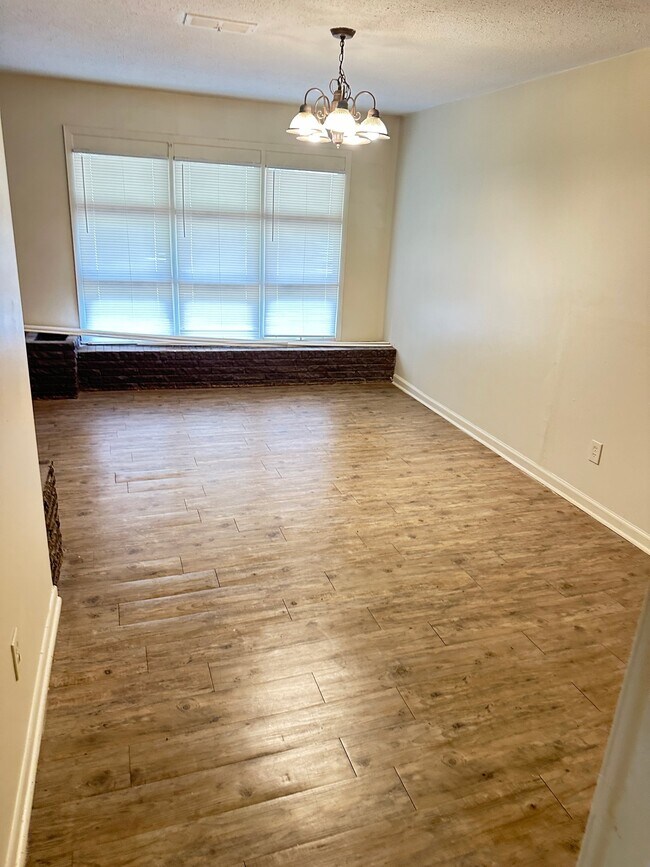 Foto del edificio - 103 Sykes Park Cir