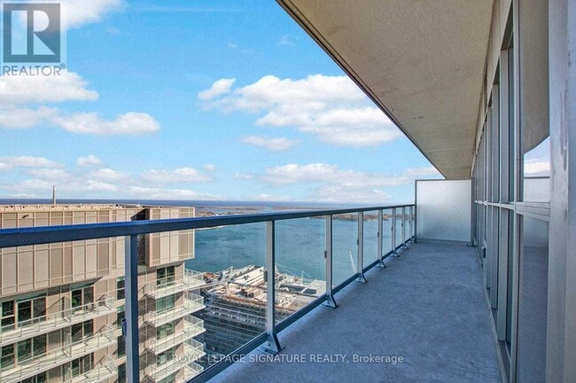 Photo du bâtiment - 15 Lower Jarvis St