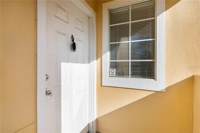 Foto del edificio - 1030 Villagio Cir