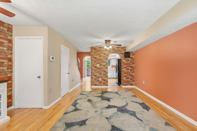 Foto del edificio - 4333 Gilmer Ct