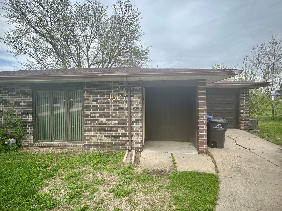 Foto principal - 3607 SE 11th St