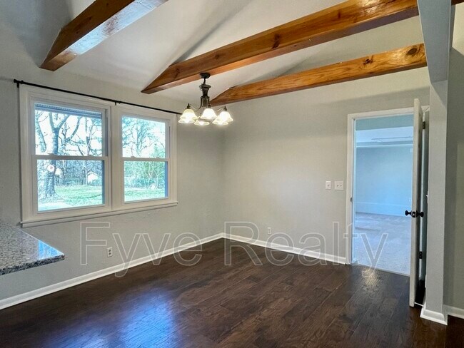 Building Photo - 207 Matterhorn Dr