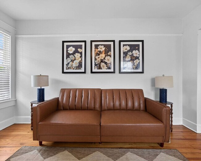 Foto del edificio - 2779 Dellwood Ave