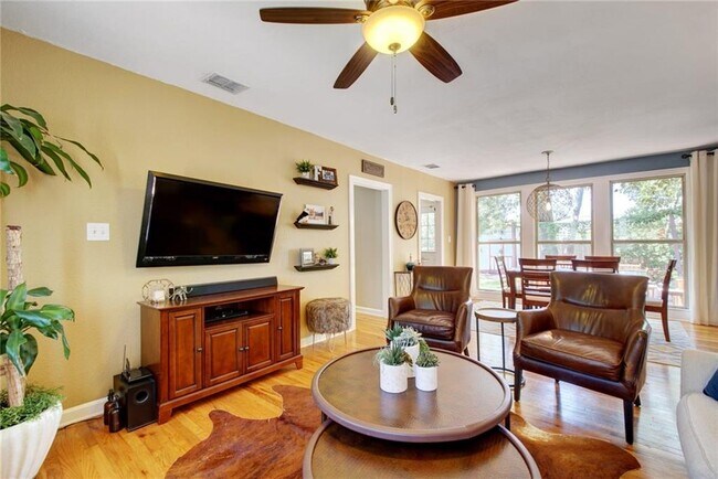 Building Photo - 1707 Palo Duro Rd