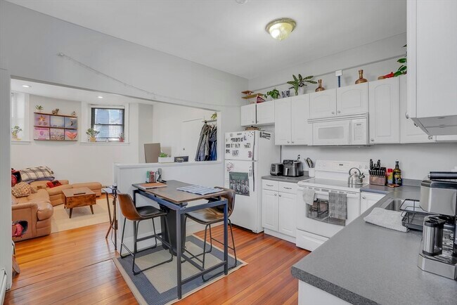 Foto del edificio - 344 Harvard St