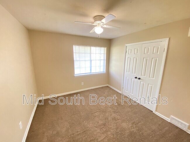 Building Photo - 1521 Mary Jane Ave