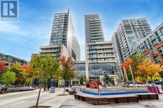 Building Photo - 36 Lisgar St