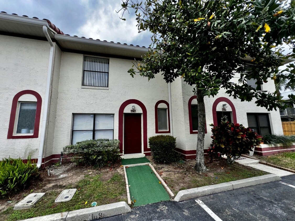 2-bedroom 1.5 bath Hidden Creek Townhome! - 2-bedroom 1.5  bath Hidden Creek Townhome!