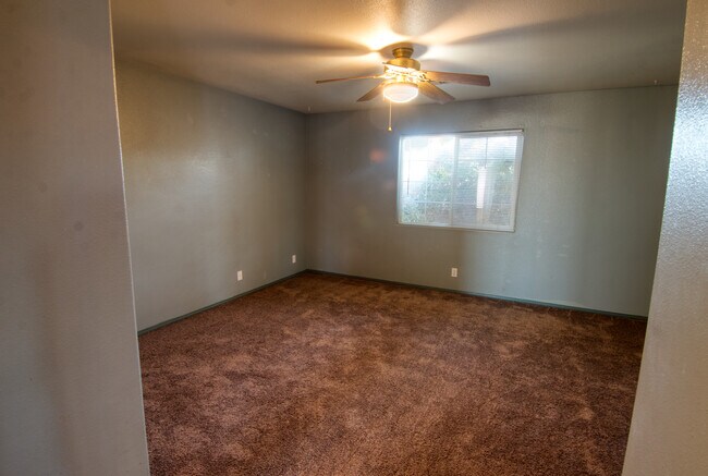 Foto del edificio - 72548 Sunnyslope Dr