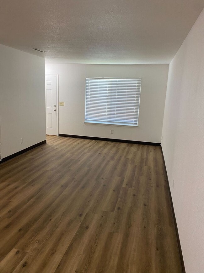 Photo - 1804 Fir Ave Apartment