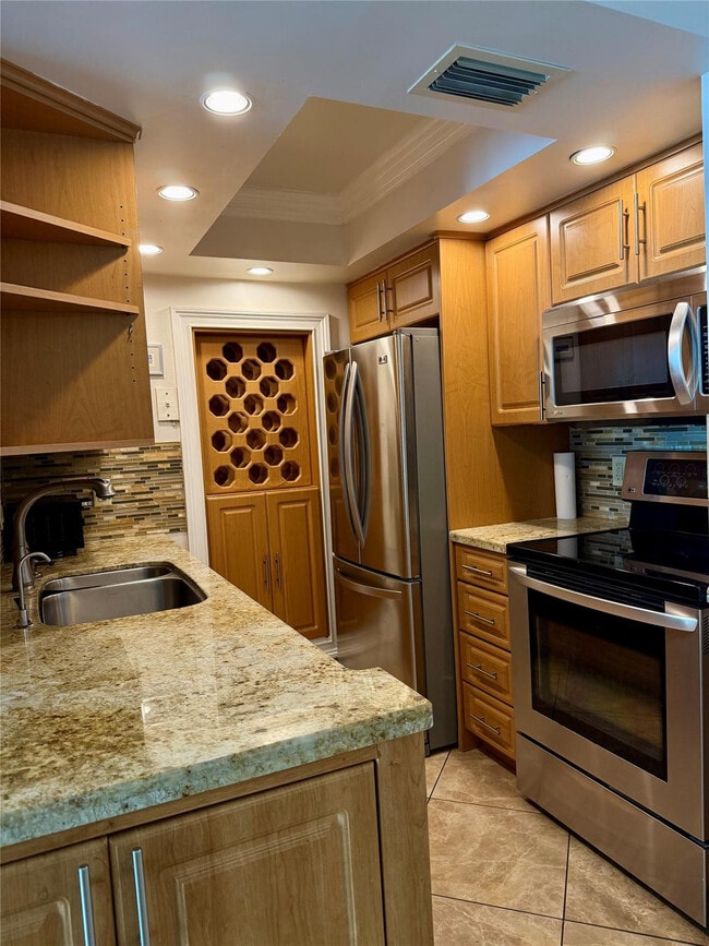 Foto del edificio - 111 Briny Ave