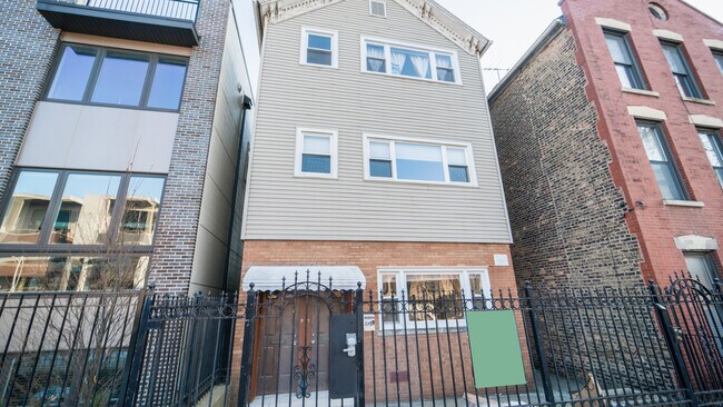 Building Photo - 1235 W Ohio St