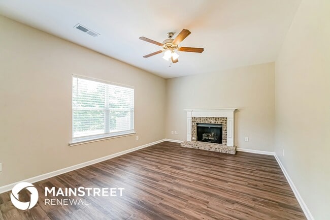 Building Photo - 38 Moss Way