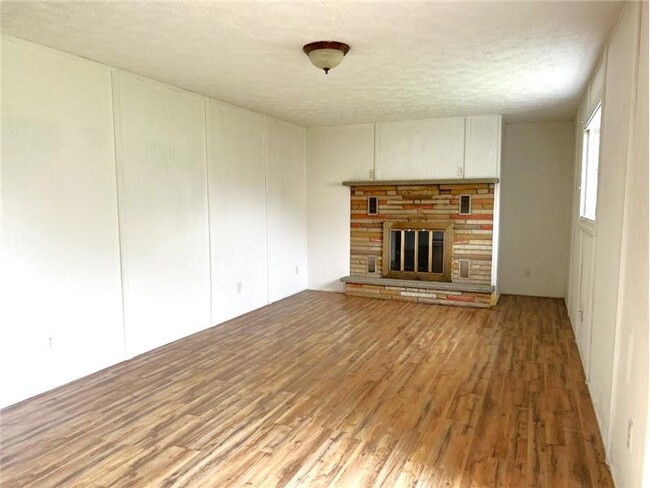Building Photo - 203 Bantam Ridge Rd