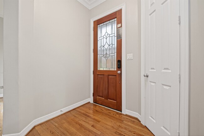 Building Photo - 10134 Holly Chase Dr