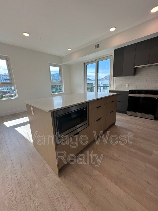Photo du bâtiment - 620-620 Coronation Ave