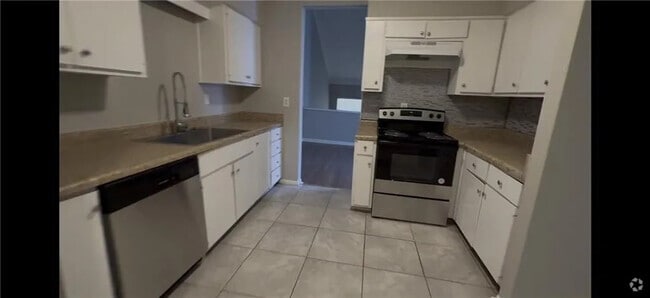 Building Photo - Room in Townhome on Terrace Trail