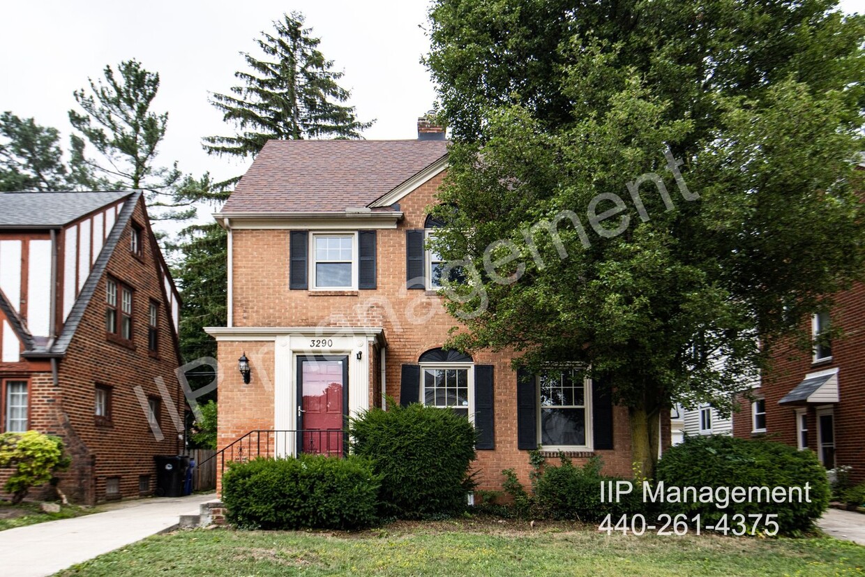 Primary Photo - Spacious 4-Bedroom Home in Cleveland, OH