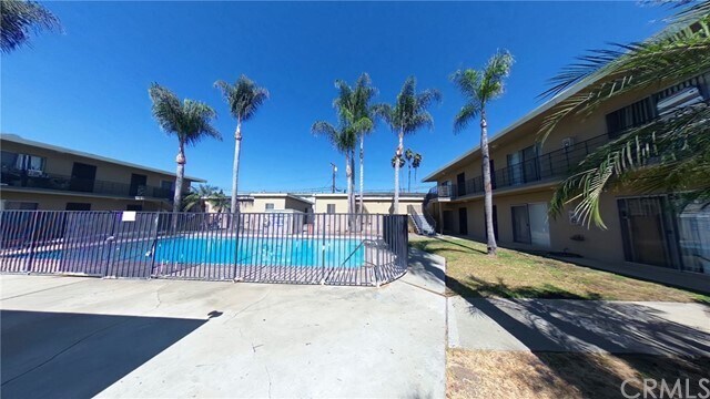 Foto del edificio - 2025 E Whiting Ave