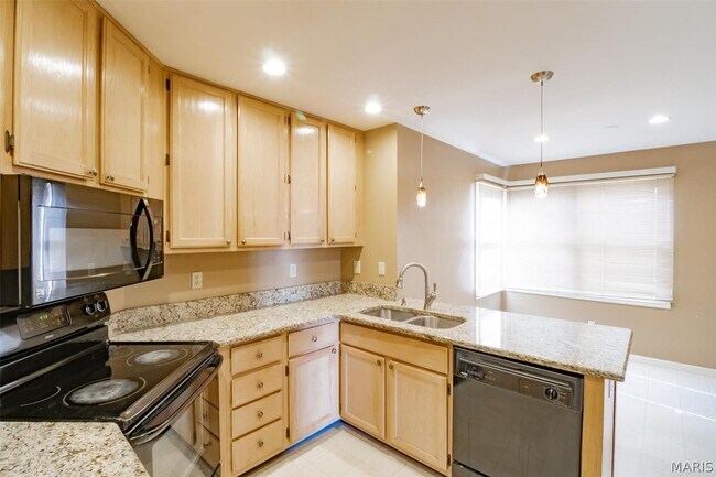 Foto del edificio - 3309 Lower Lakes Estates Dr