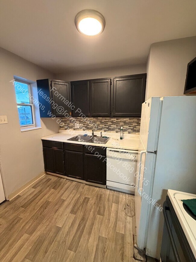 Foto del edificio - 1450 Elmira St