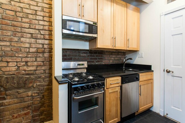 Building Photo - 493 2nd Ave