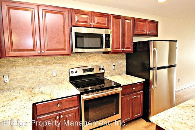 Building Photo - 501-810 River View Ln
