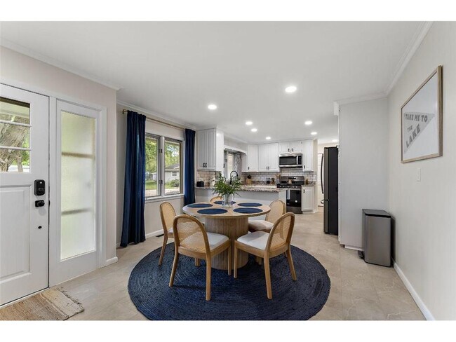 Foto del edificio - 1424 Vista Ln SW