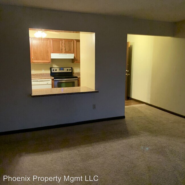 Building Photo - 501 Columbia Dr