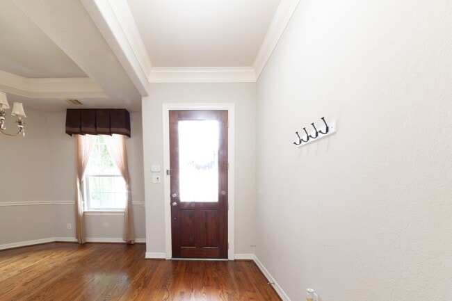 Foto del edificio - 3206 Holly Thicket Dr