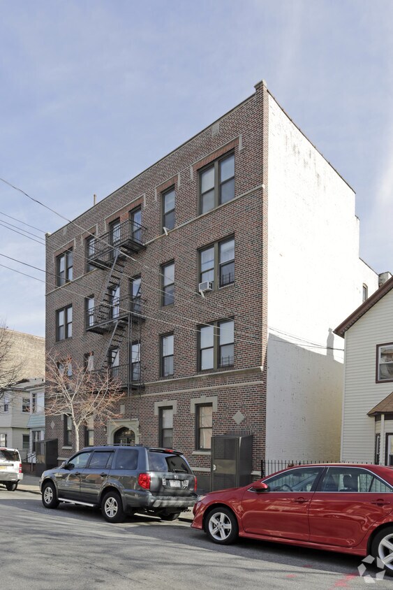 Primary Photo - 3933 57th St