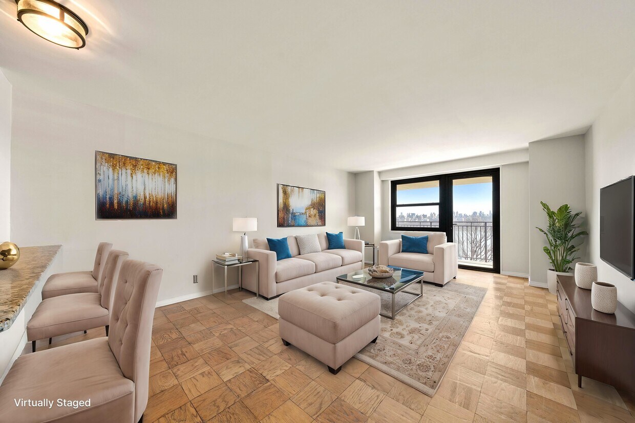 Foto principal - 7855 JFK Blvd E