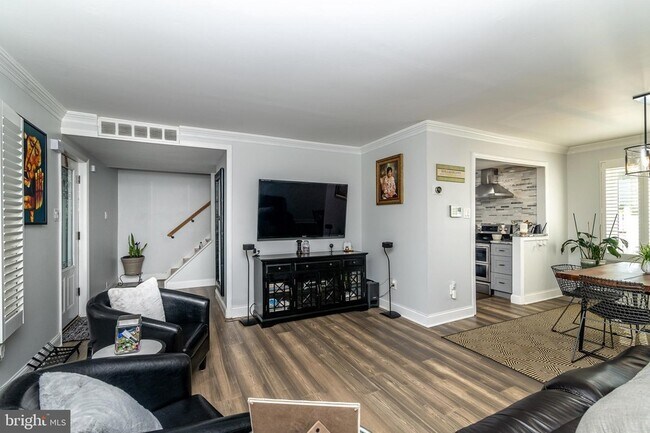 Foto del edificio - 251 Fir Tree Ct