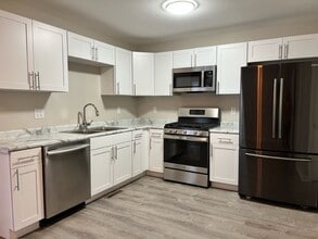 Building Photo - 1805 Dainesway Dr