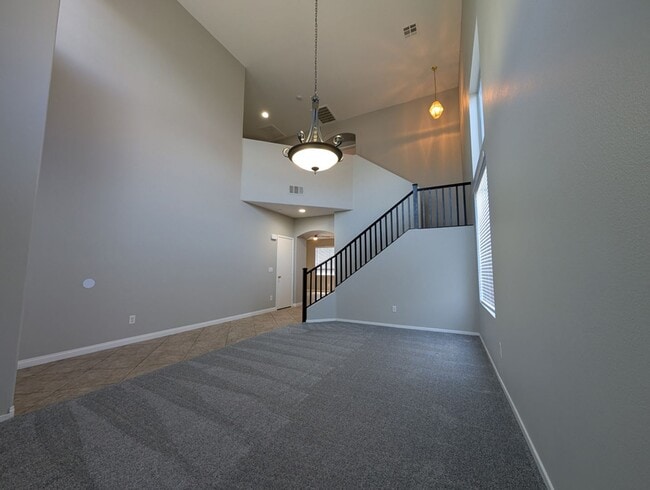Building Photo - 4 BEDROOM HOME FOR RENT IN LAS VEGAS (NELL...