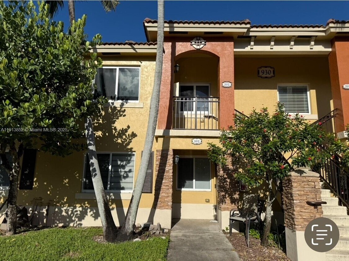 Primary Photo - 930 NE 34th Ave