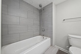 Building Photo - 1305 St Lawrence River Rd