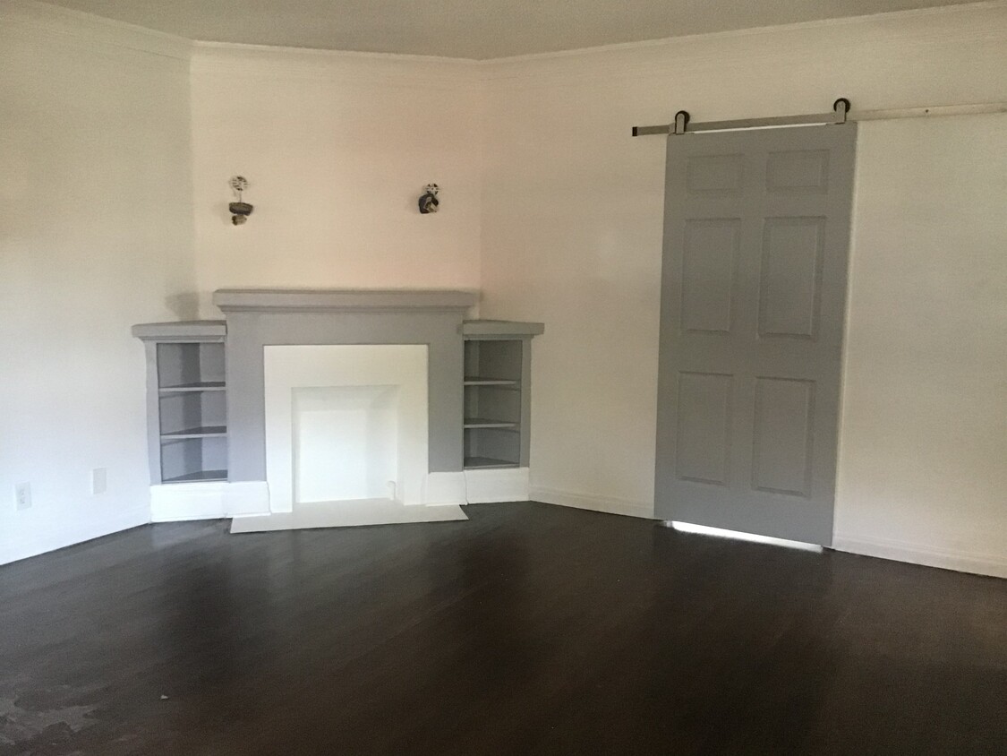 Primary Photo - 3104 Arlington Ave