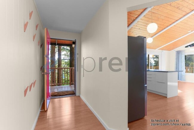 Foto del edificio - 18807 56th Ave NE