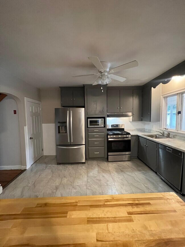 Foto del edificio - 18 W Hartford Ave