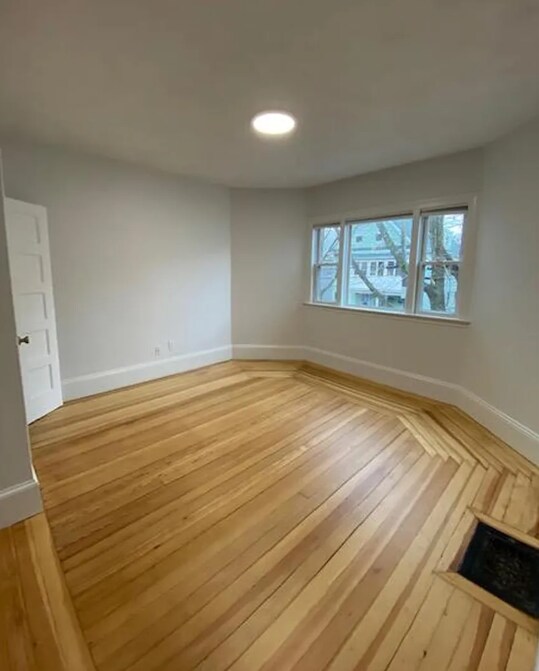 Foto del edificio - 37 Spencer Ave